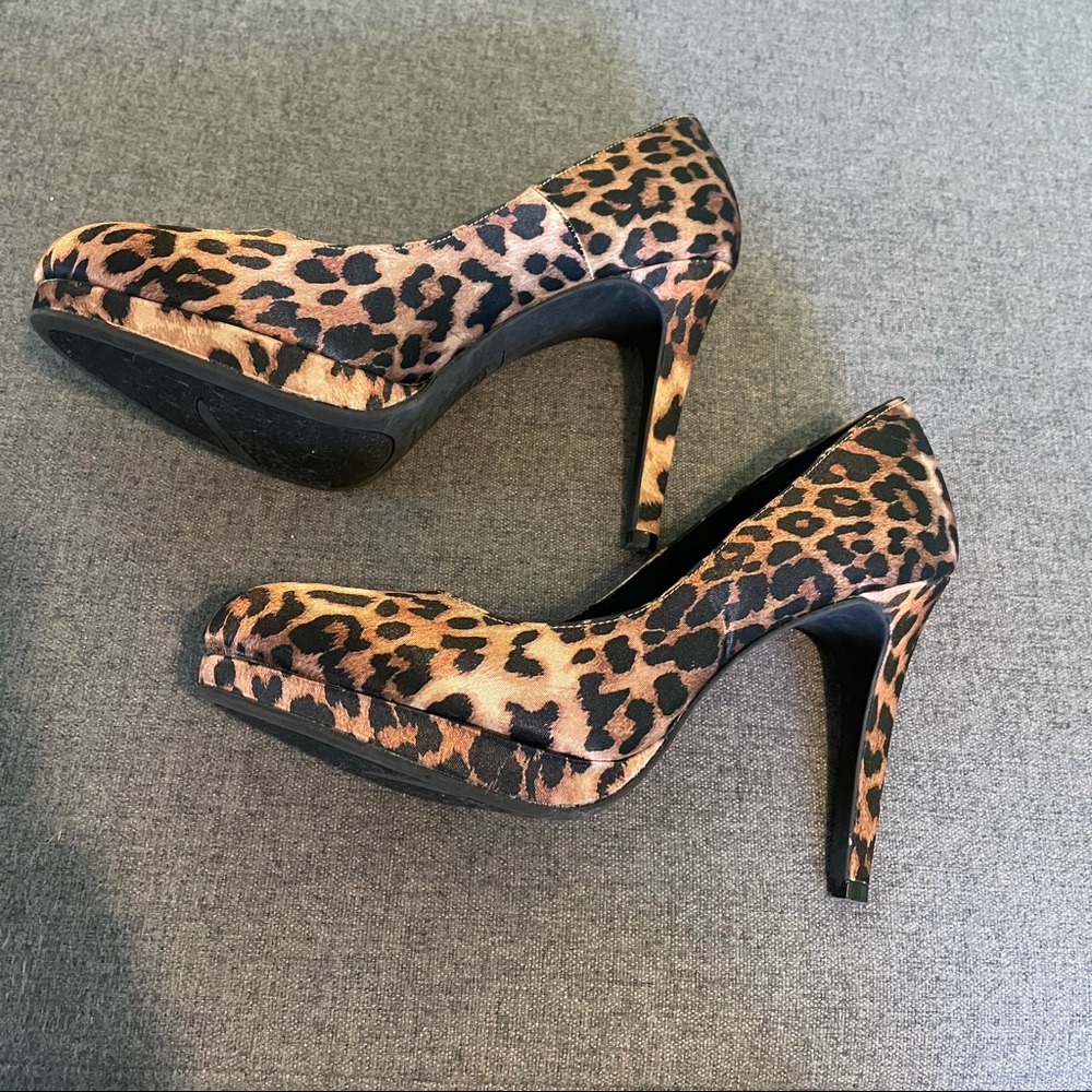 Fioni Cheetah Print Heels Size 10